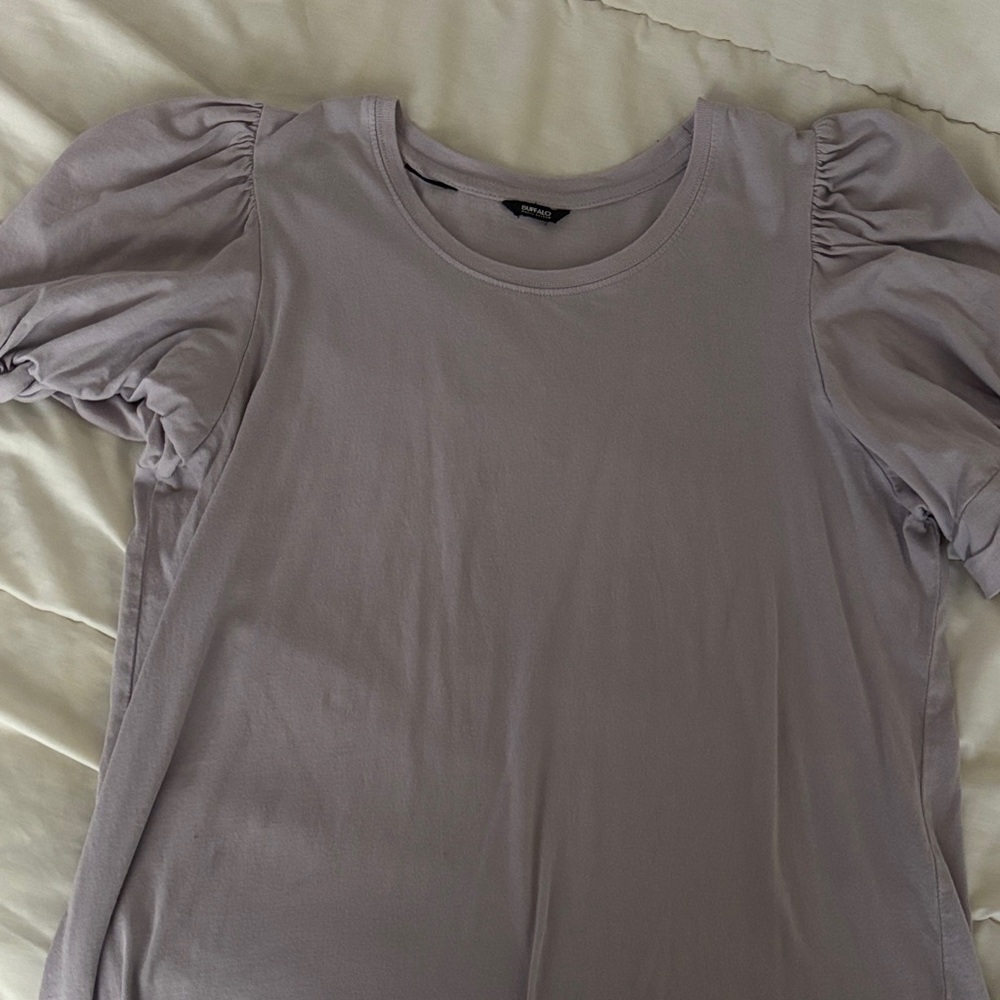 Elegant Puff Sleeve Tee in Soft Purple